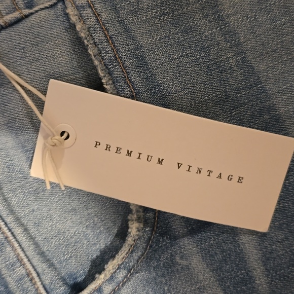 Citizens of Humanity Jeans Kaya Mid-Rise Kick Flare in Light Blue Wash | Size 27 - Picture 9 of 17